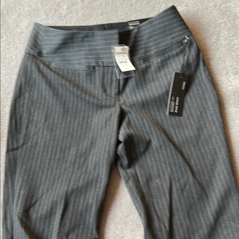 Express Gray Pinstripe Women's Trousers. Editor Flare. Studio stretch